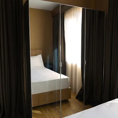 Servi House - Aparthotel *