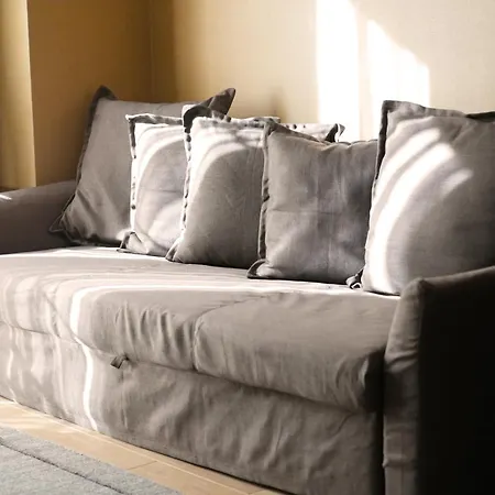 Aparthotel Servi House - *