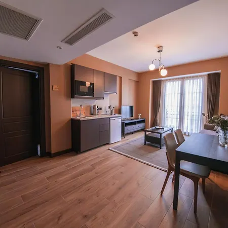 アパートホテル Servi House -