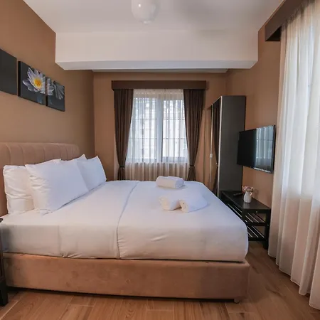 Aparthotel Servi House -