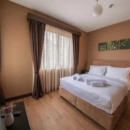 Servi House -