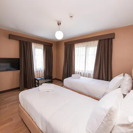 Servi House - *