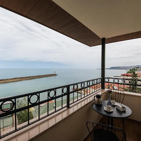 Servi House - Aparthotel *