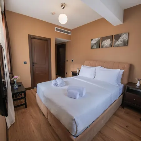 Servi House - Aparthotel *